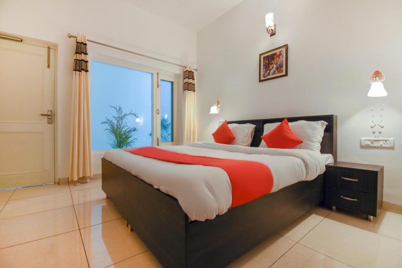 Oyo 75460 Sky High Residency Hotel Ludhiana Bagian luar foto