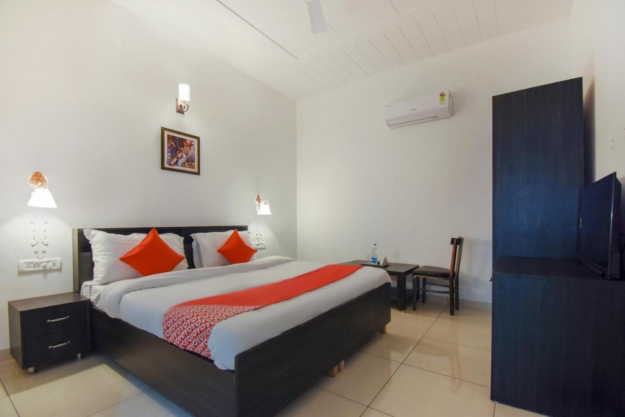 Oyo 75460 Sky High Residency Hotel Ludhiana Bagian luar foto