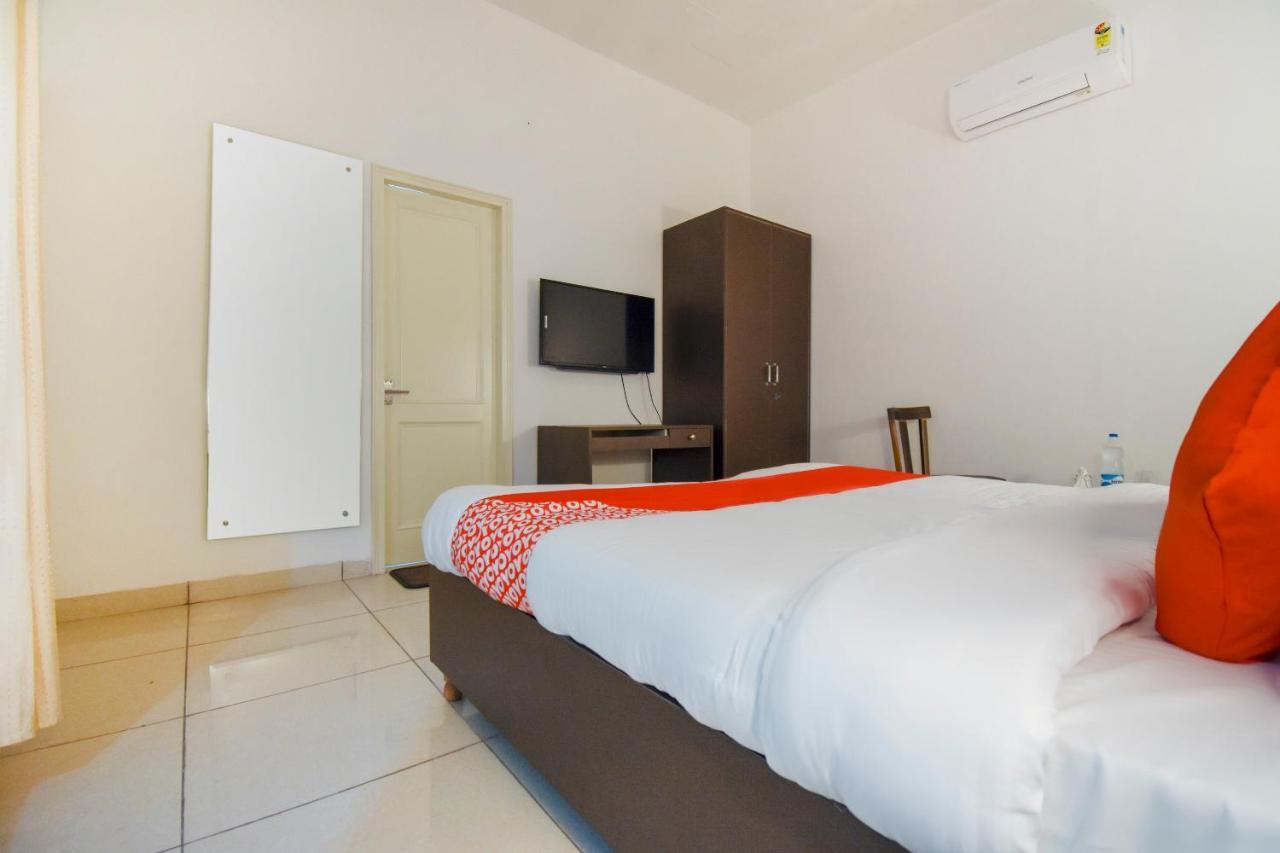 Oyo 75460 Sky High Residency Hotel Ludhiana Bagian luar foto