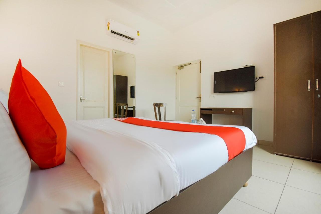 Oyo 75460 Sky High Residency Hotel Ludhiana Bagian luar foto
