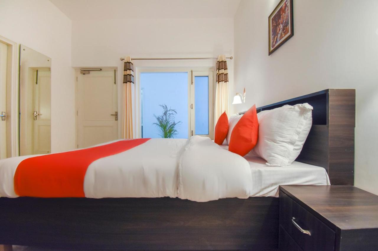 Oyo 75460 Sky High Residency Hotel Ludhiana Bagian luar foto