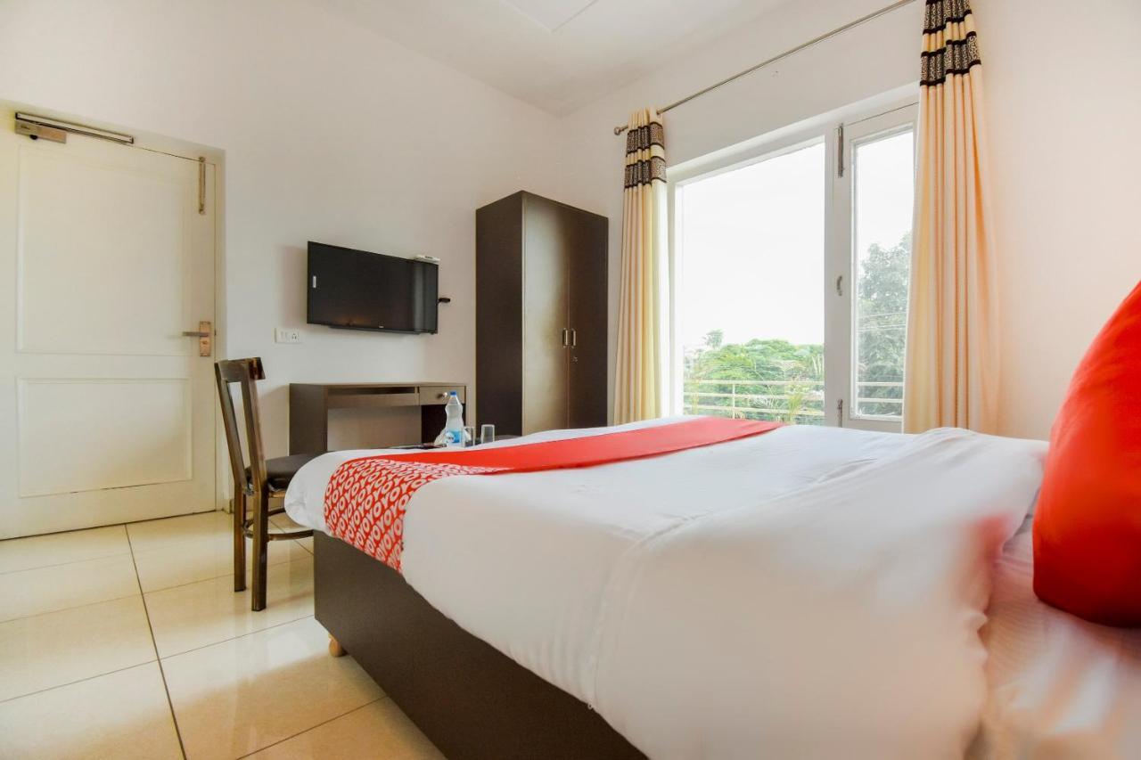 Oyo 75460 Sky High Residency Hotel Ludhiana Bagian luar foto