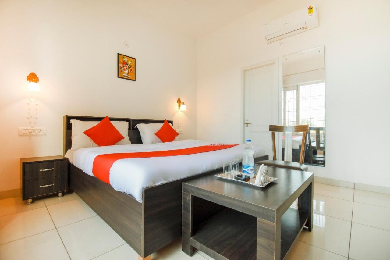 Oyo 75460 Sky High Residency Hotel Ludhiana Bagian luar foto