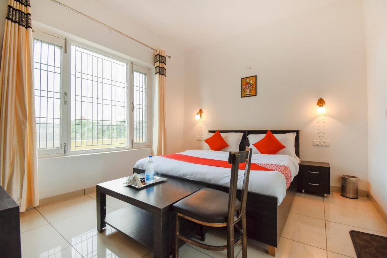 Oyo 75460 Sky High Residency Hotel Ludhiana Bagian luar foto