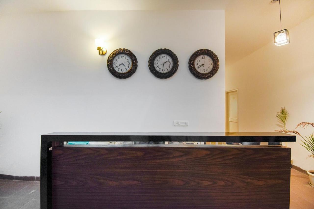 Oyo 75460 Sky High Residency Hotel Ludhiana Bagian luar foto
