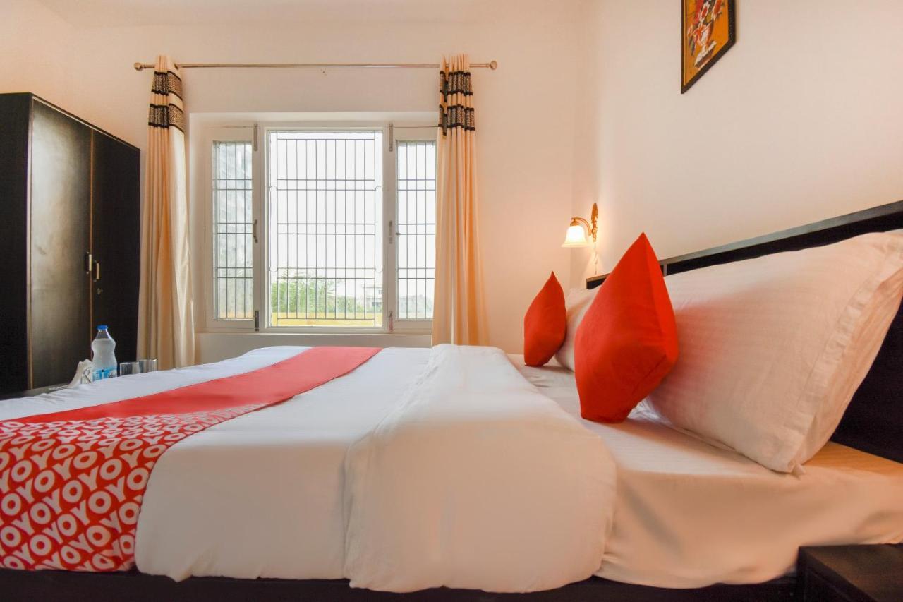 Oyo 75460 Sky High Residency Hotel Ludhiana Bagian luar foto